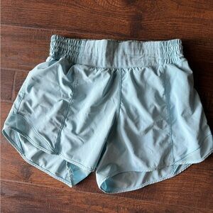 Lululemon light Blue size 6 Hotty Hot 4’ Shorts
